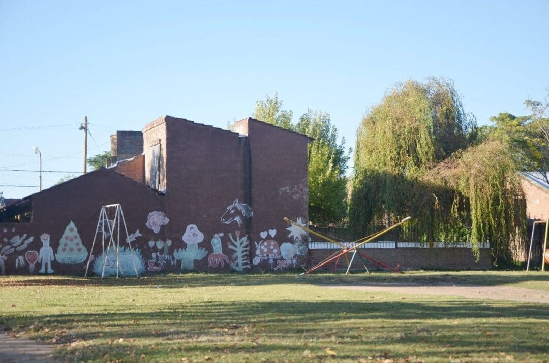 Villa Cañás: El municipio mejora el espacio público de plazas en dos barrios Villa Cañás: El municipio mejora el espacio público de plazas en dos barrios