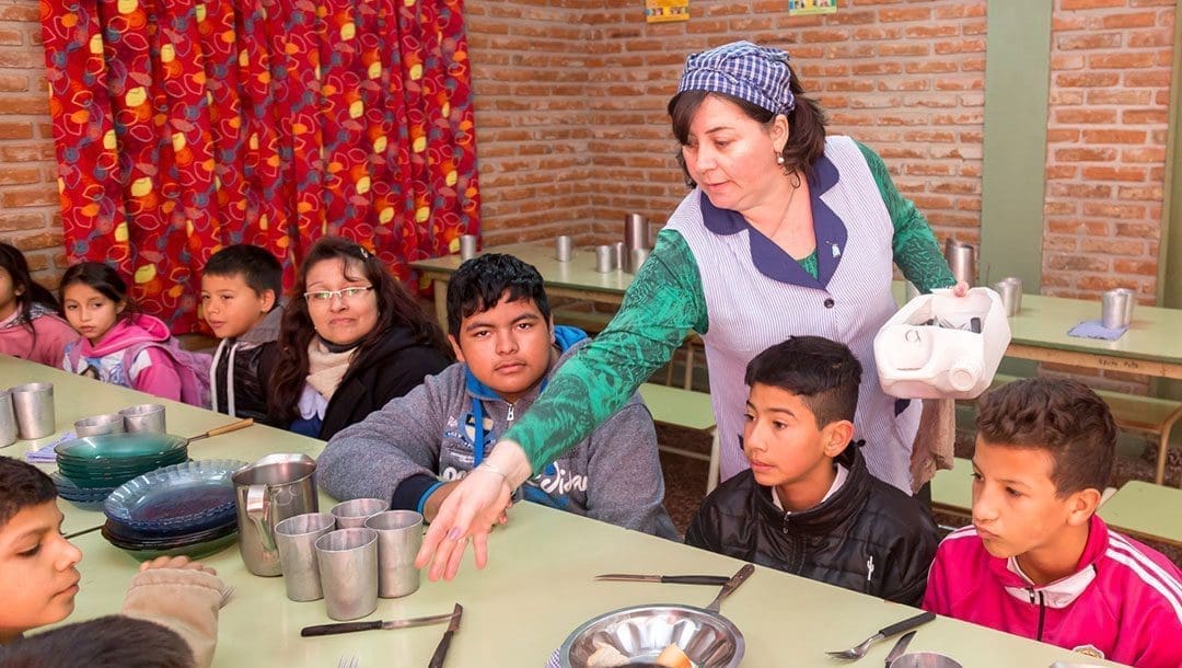 La provincia aumentó 37% el valor de las raciones de los comedores escolares