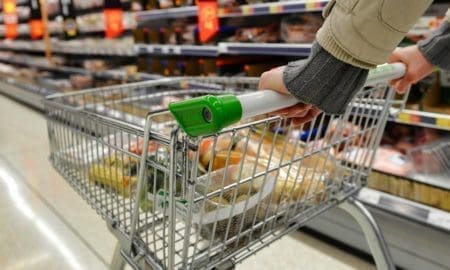 Así son los descuentos a jubilados y titulares de AUH en supermercados y otros rubros