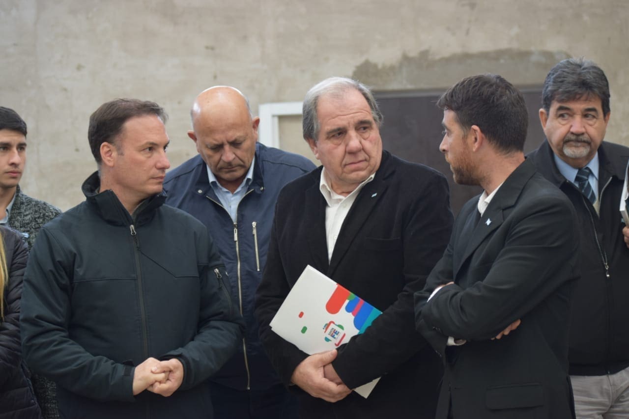 Wheelwright: El senador Enrico anunció obras para la Escuela Secundaria