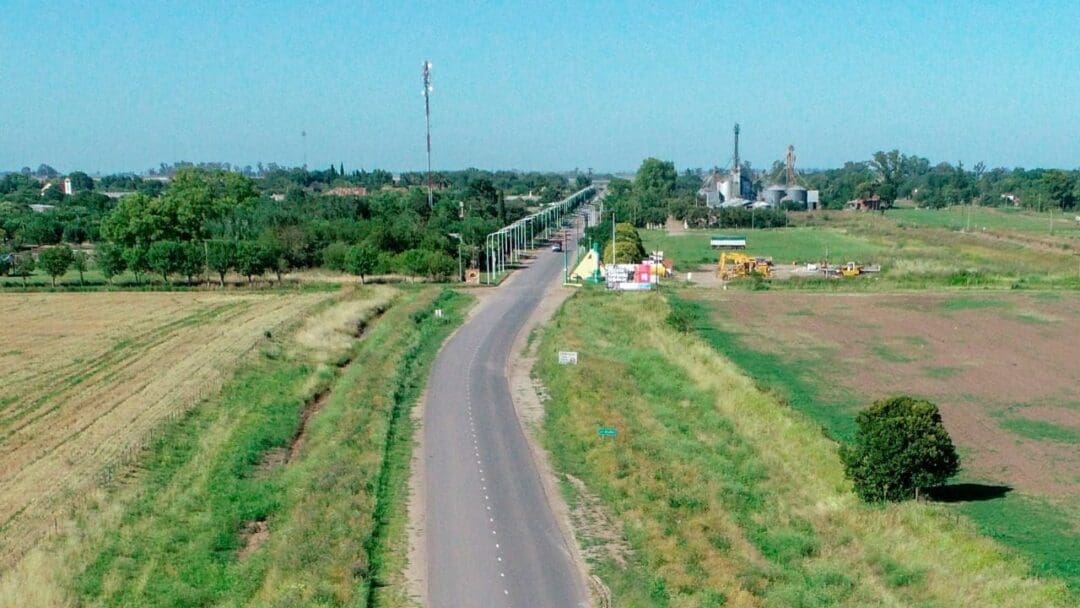 San Eduardo: Lifschitz inauguró el nuevo acceso pavimentado a la localidad San Eduardo: Lifschitz inauguró el nuevo acceso pavimentado a la localidad