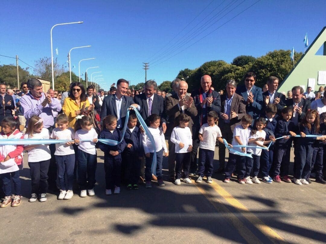 San Eduardo: Lifschitz inauguró el nuevo acceso pavimentado a la localidad