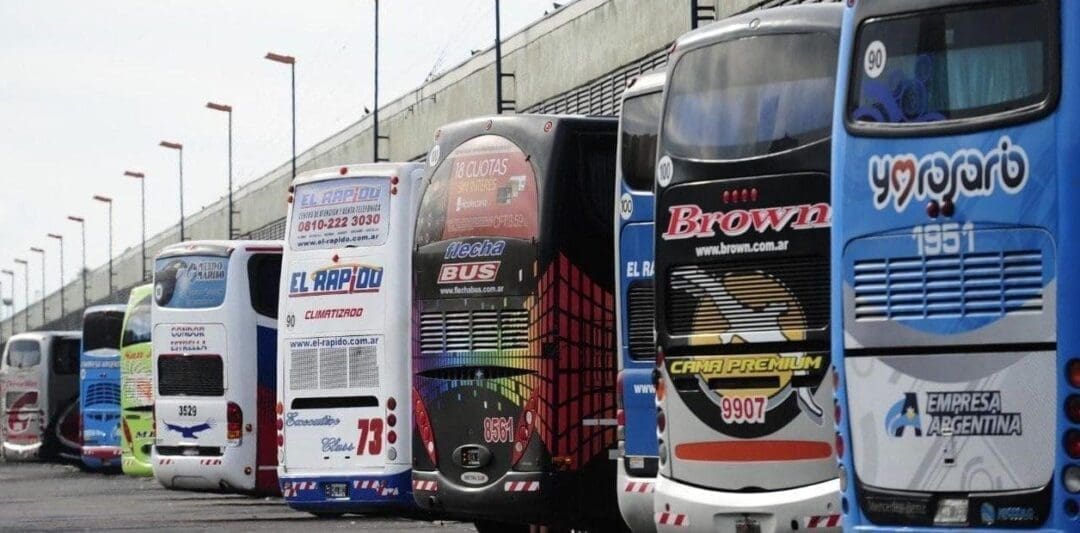 Desde el viernes: Suspenden los ómnibus y trenes de larga distancia y aviones de cabotaje