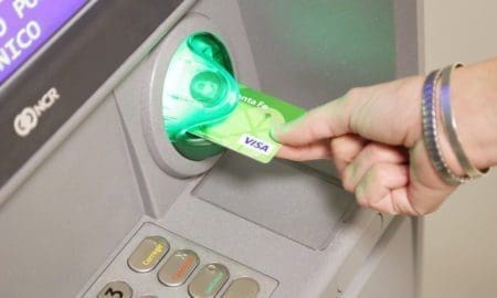 Hasta fin de junio. Prohíben a los bancos cobrar cargos por el uso de cajeros