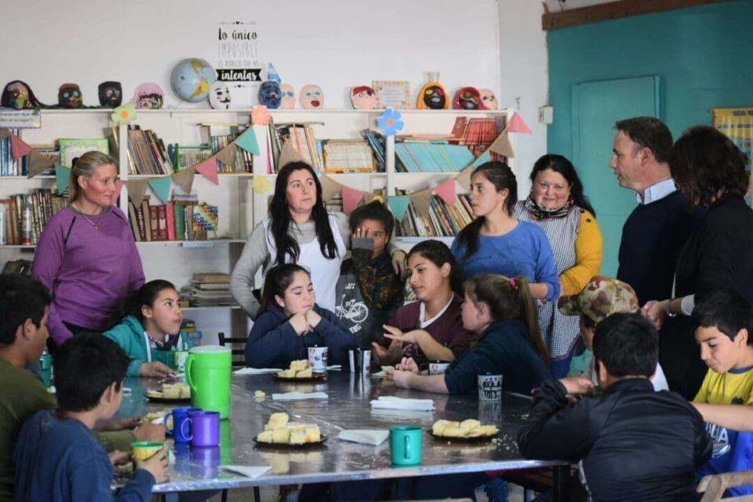Enrico refuerza el trabajo de vecinos en comedores y merenderos de la región