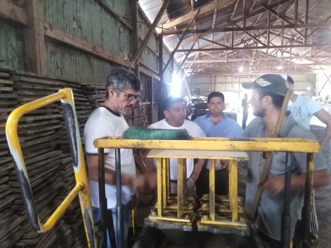 Melincué: Garbolino visitó María Teresa para conocer su experiencia con la bloquera