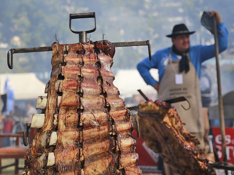 Melincué lanza el 1° Encuentro provincial de Asado a la Estaca