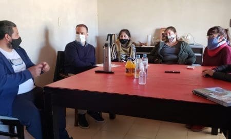 Rufino: Lisandro Enrico asistió a obreros sin trabajo del frigorífico de liebres