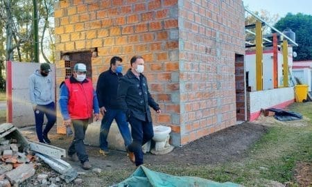 Lisandro Enrico cerca del crecimiento de la vecina localidad de Chapuy