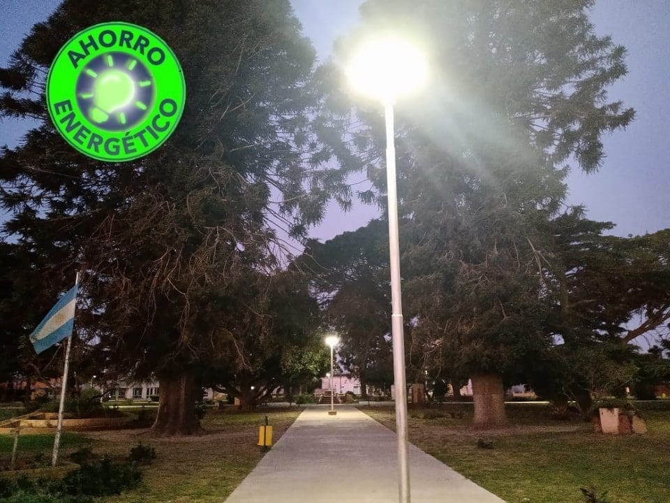 Cafferata: Obra conjunta del senador Enrico y la Comuna para promover el ahorro energético en la Plaza Gálvez