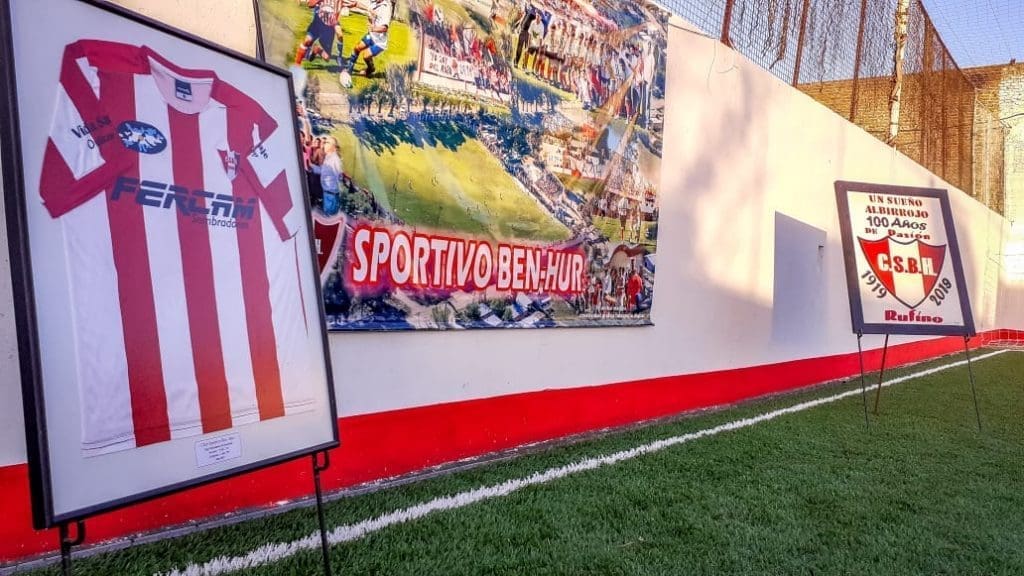 Rufino: El senador Enrico y dirigentes inauguraron la nueva cancha de fútbol 5 del Club Sportivo Ben Hur