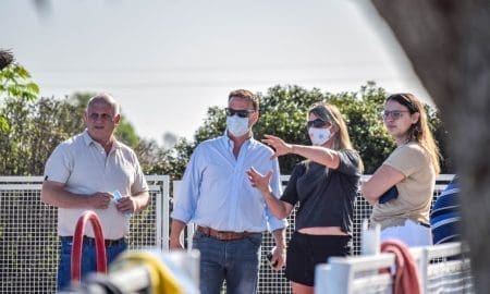 Santa Isabel: El senador Enrico visitó la cancha de pelota paleta y la pileta del Club Belgrano