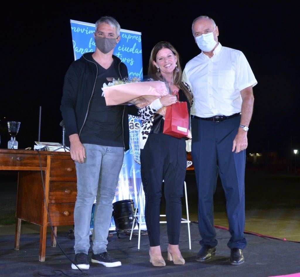 Villa Cañás: Emotiva charla de Lorena Pronsky