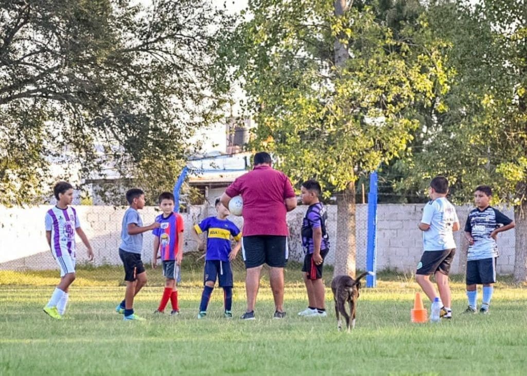 Venado Tuerto: Lisandro Enrico presente en el Club Ciudad Nueva y la Iglesia "Un oasis para tu familia"