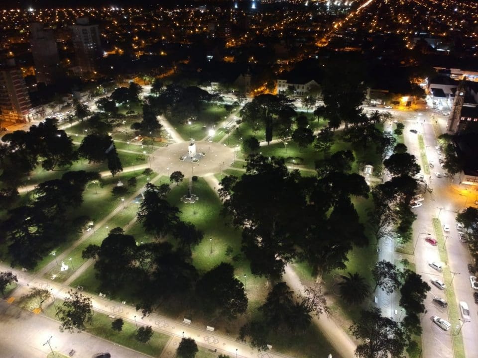 Venado Tuerto: Inauguraron la nueva iluminación LED en Plaza San Martín
