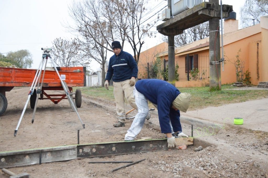 Venado Tuerto: El gobierno de la ciudad avanza con obras de pavimentación y cordón-cuneta en los barrios