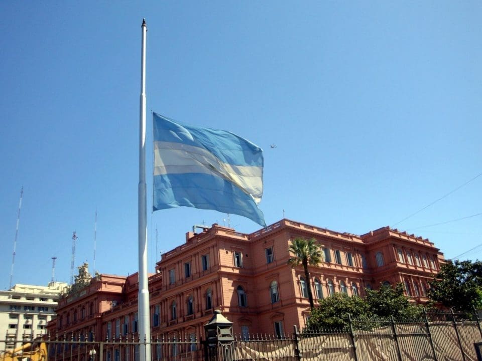 Cinco días de Duelo Nacional en homenaje a los muertos por Coronavirus