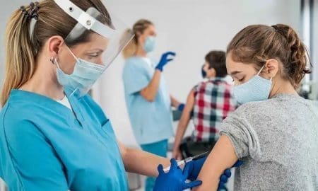 Comienza la vacunación en adolescentes: Las preguntas más frecuentes