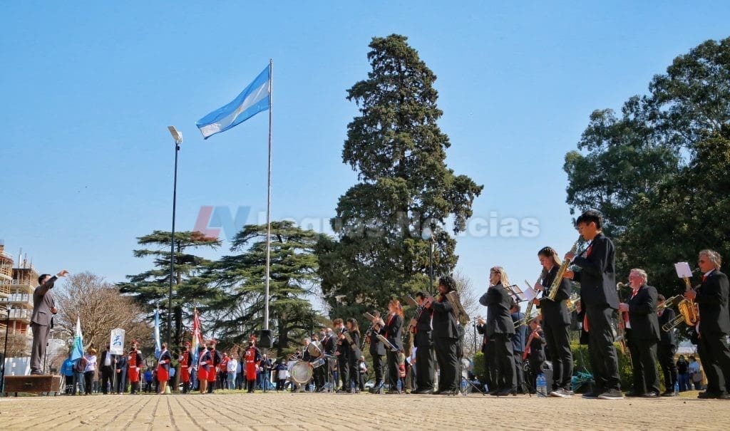 En Venado Tuerto, Perotti encabezó el acto por el 171º aniversario del fallecimiento del General Don José de San Martín