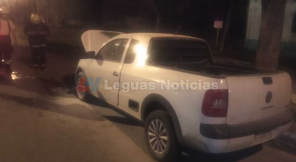 Villa Cañás: Se incendiaron dos vehículos durante la noche