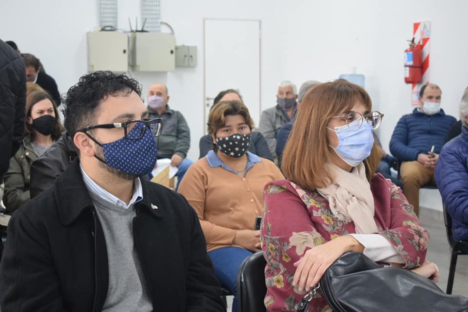Villa Cañás: El concejal Nery Rodríguez acompañó a Norberto Gizzi en la firma del convenio para asistencia de Centros de Día