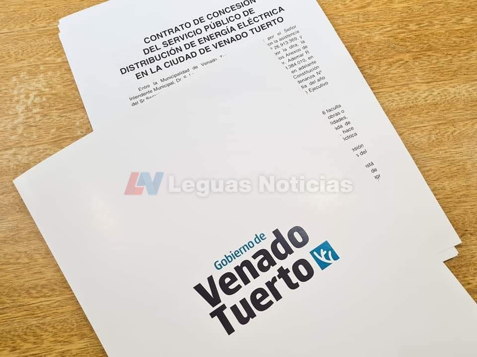 Venado Tuerto: Chiarella firmó el contrato de concesión entre el Municipio y la Cooperativa Eléctrica