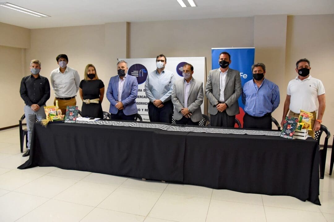 La Provincia y supermercadistas presentaron una canasta navideña a precio promocional La Provincia y supermercadistas presentaron una canasta navideña a precio promocional