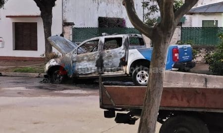 Sancti Spíritu: Incendiaron dos móviles policiales frente a la Comisaría