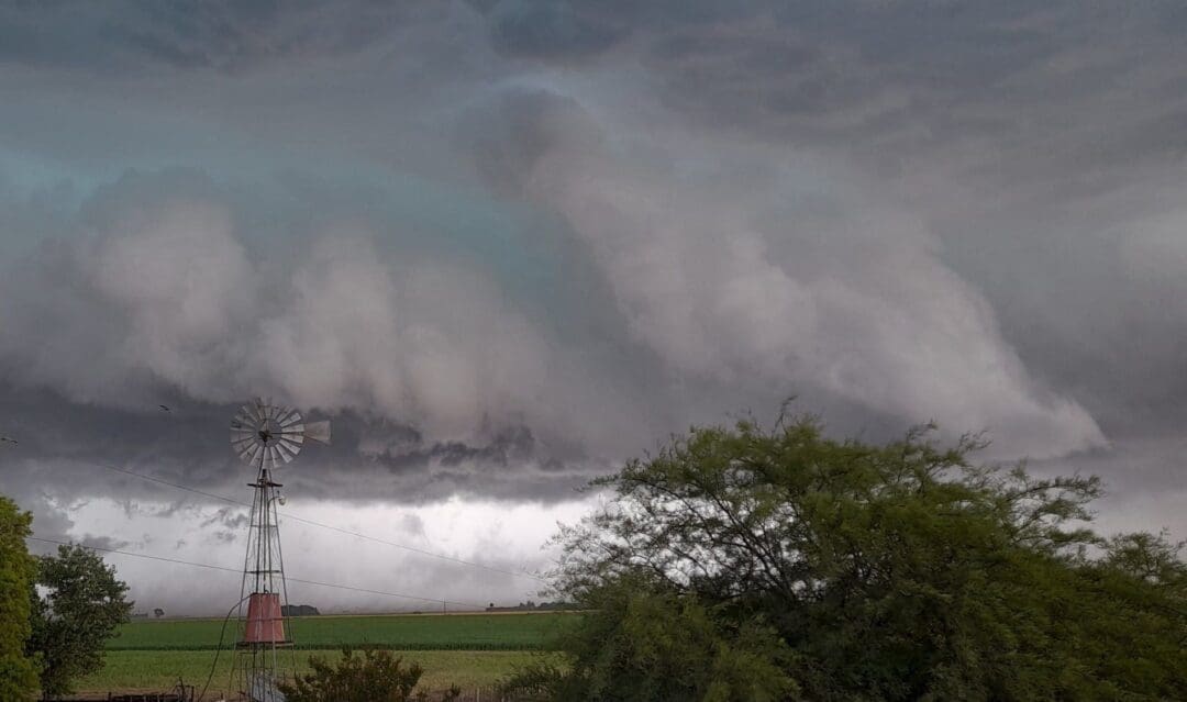 Villa Cañás: Fuerte temporal de viento, granizo y lluvias causa importantes daños Villa Cañás: Fuerte temporal de viento, granizo y lluvias causa importantes daños