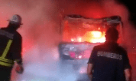 Dos fallecidos a causa de tremendo choque e incendio en Ruta 8 cerca del peaje