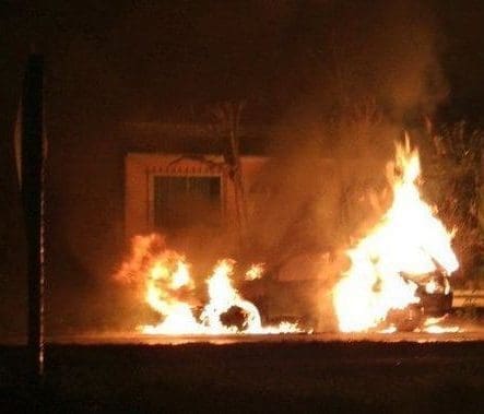 Villa Cañás: Incendio de un automóvil en Calle 53 Bis