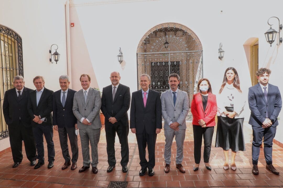 Perotti encabezó el acto de traspaso de la Presidencia pro tempore de la Región Centro a su par cordobés, Juan Schiaretti