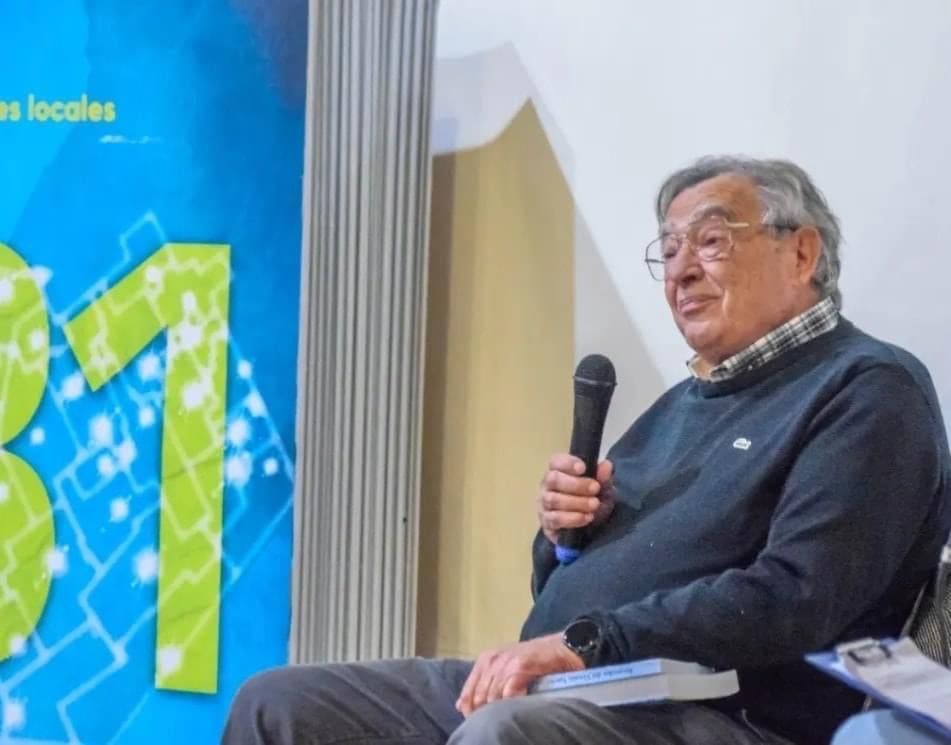 Venado Tuerto: El senador Enrico junto a Roberto Landaburu presentaron el libro "31" en el ICES Venado Tuerto: El senador Enrico junto a Roberto Landaburu presentaron el libro "31" en el ICES