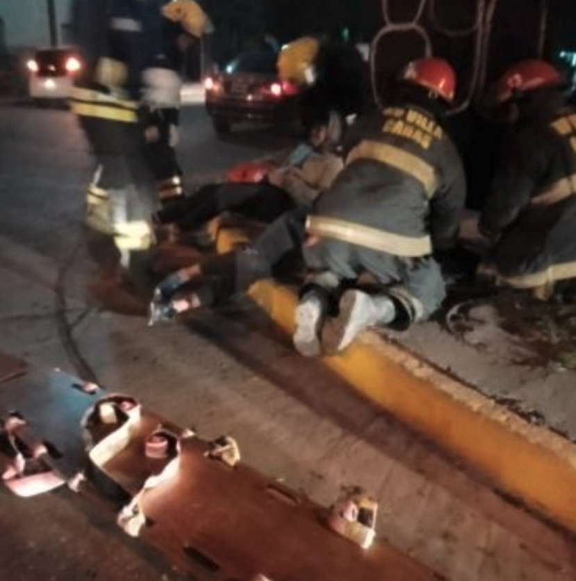 Villa Cañás: Automóvil atropelló a dos chicos en bicicleta Villa Cañás: Automóvil atropelló a dos chicos en bicicleta