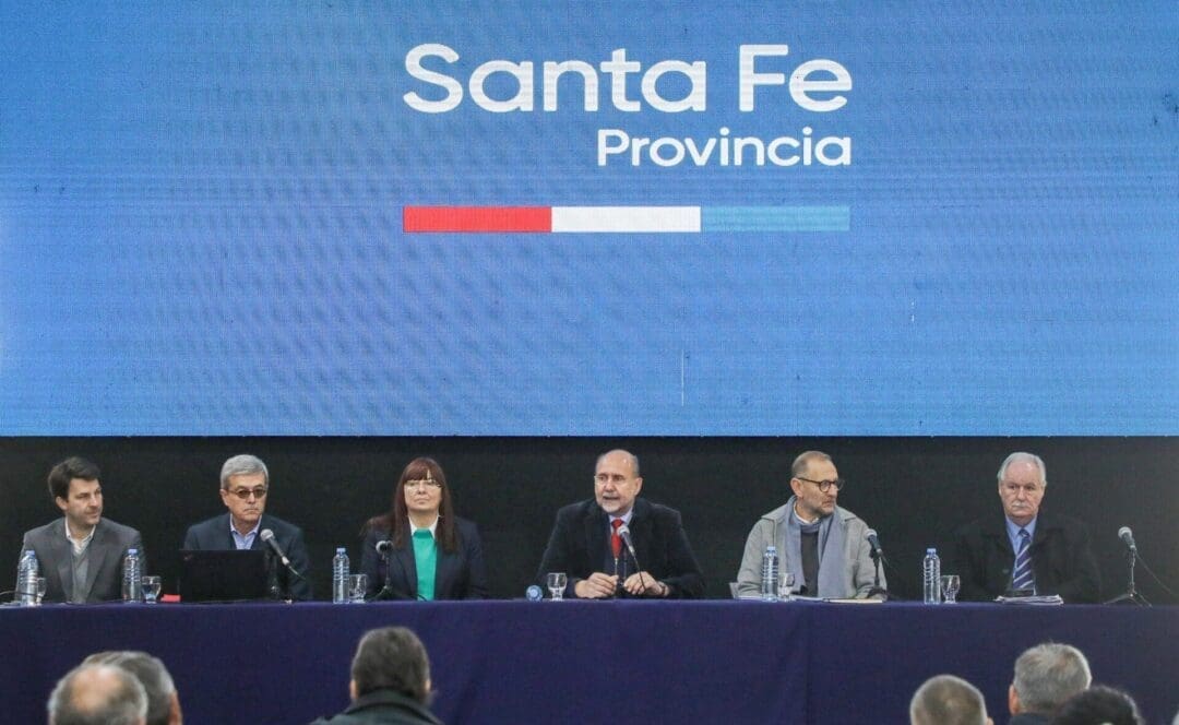 Deuda histórica: Omar Perotti se reunió con intendentes y presidentes comunales