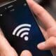 La mayoría de las personas en América Latina dependen del wifi público, según estudio