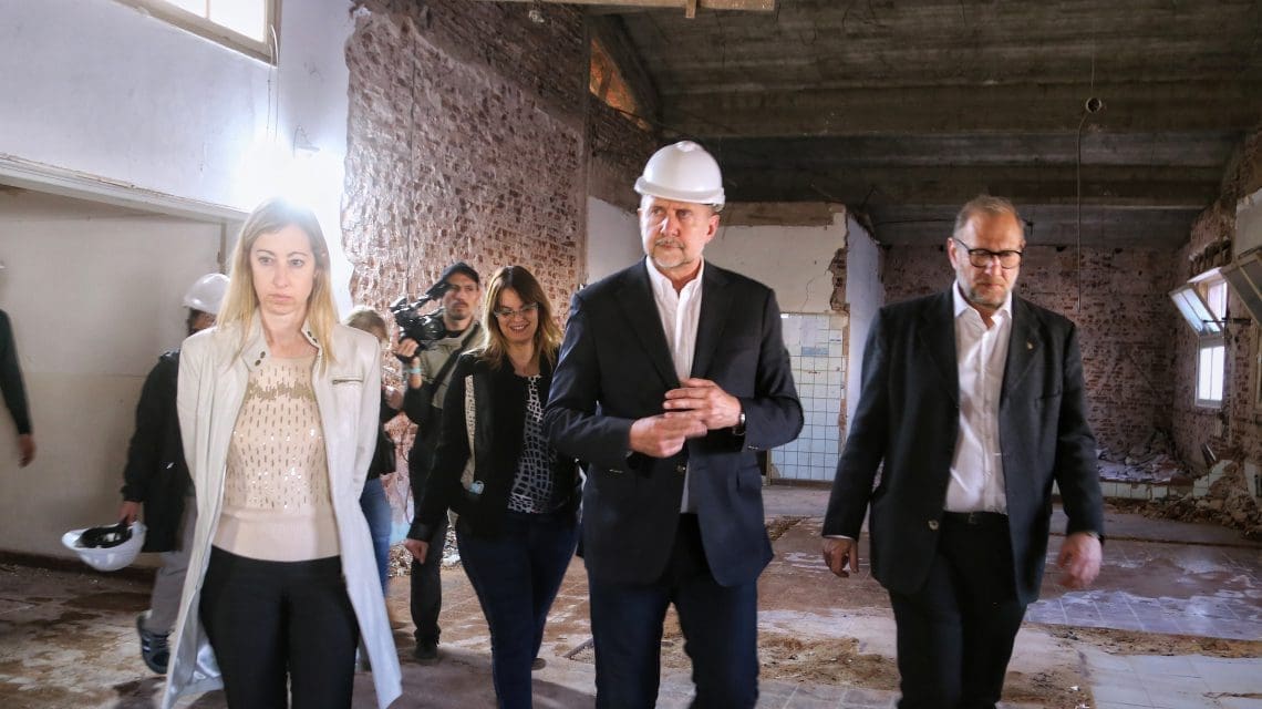 Firmat: Perotti recorrió las obras de reforma y ampliación del hospital "San Martín"