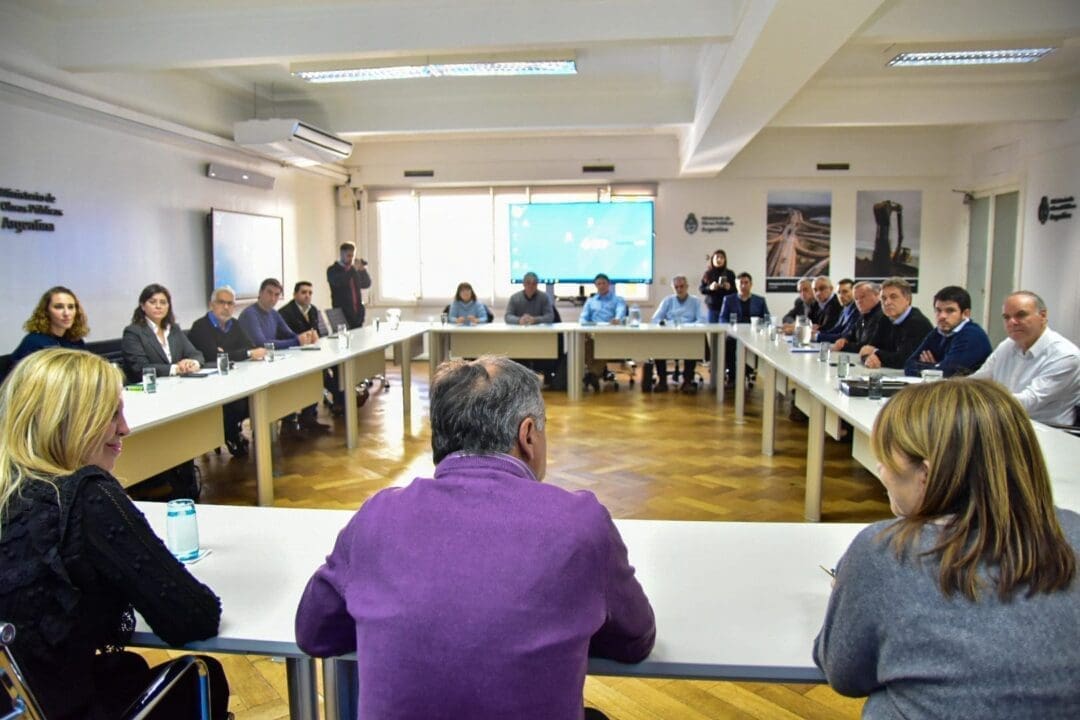 Sacnun posibilitó el comienzo de obras públicas acercando a municipios y comunas del sur santafesino al estado nacional Sacnun posibilitó el comienzo de obras públicas acercando a municipios y comunas del sur santafesino al estado nacional