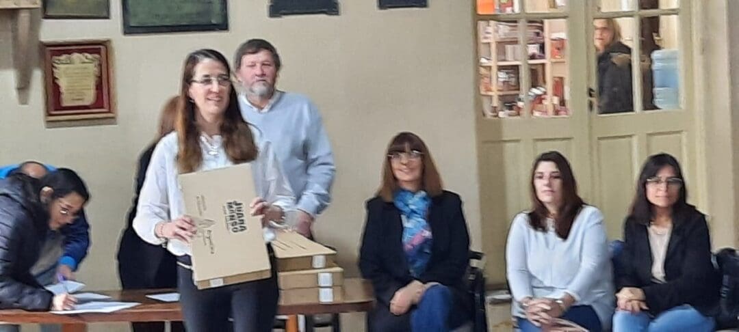 Conectar Igualdad: Se entregaron 59 netbooks a alumnos de la Escuela Nº 38 de Villa Cañás Conectar Igualdad: Se entregaron 59 netbooks a alumnos de la Escuela Nº 38 de Villa Cañás