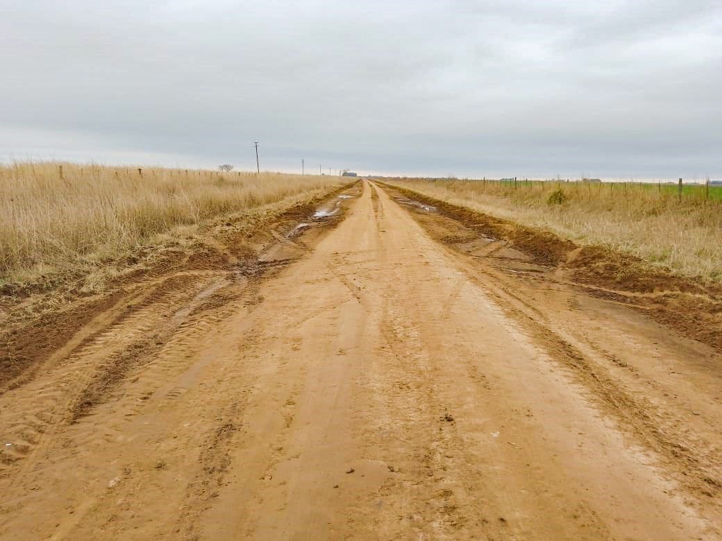 Continúan las gestiones de Enrico para el proyecto de pavimentación del camino de Cafferata a La Chispa Continúan las gestiones de Enrico para el proyecto de pavimentación del camino de Cafferata a La Chispa