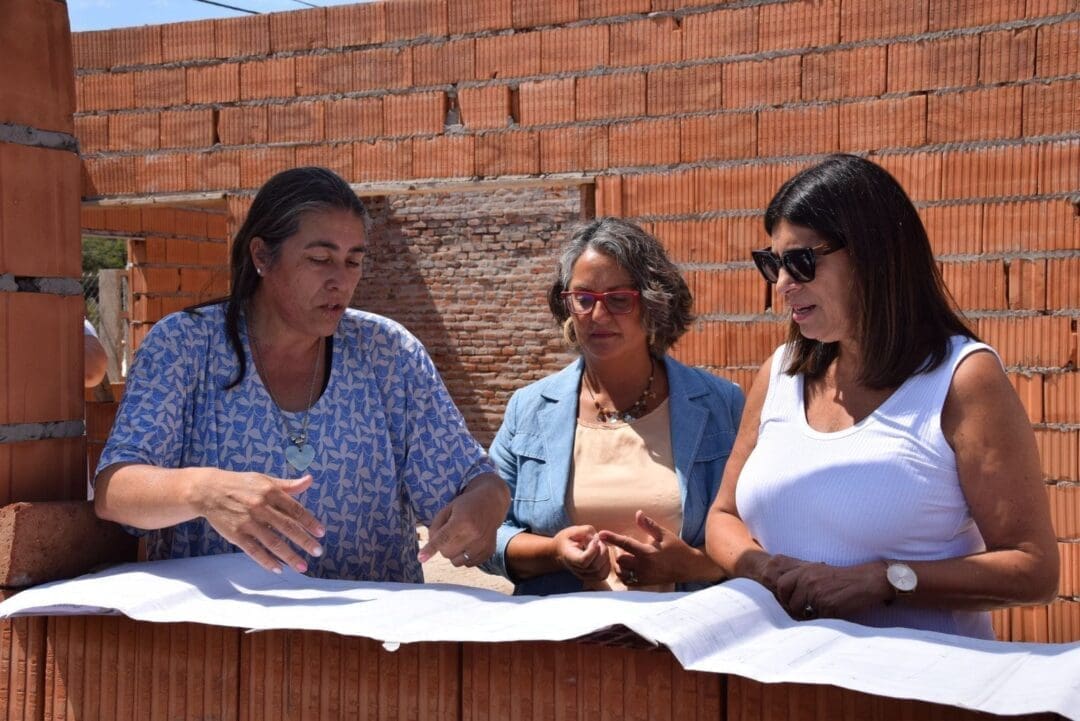 Clara García en General López. Hace falta un gobierno comprometido con la realidad de Santa Fe Clara García en General López. Hace falta un gobierno comprometido con la realidad de Santa Fe