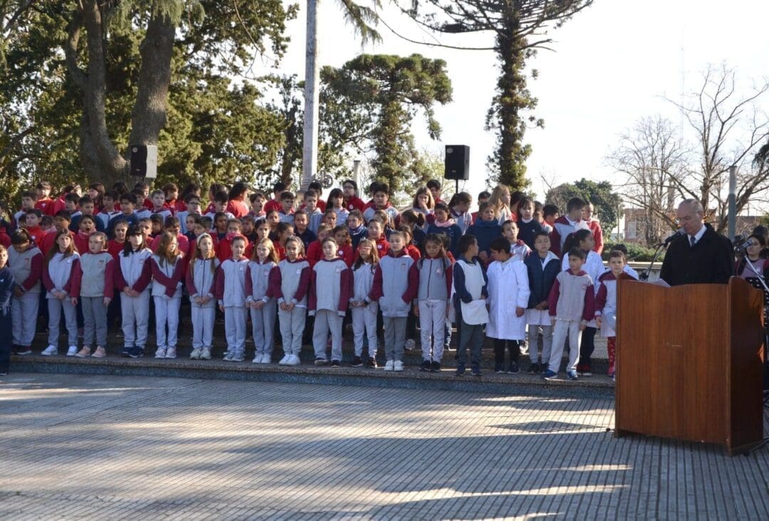 Villa Cañás: Acto por el Día de la Bandera Villa Cañás: Acto por el Día de la Bandera