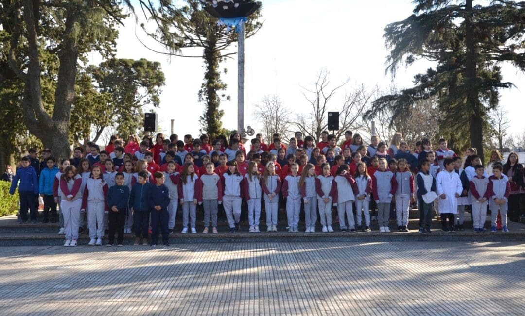 Villa Cañás: Acto por el Día de la Bandera Villa Cañás: Acto por el Día de la Bandera