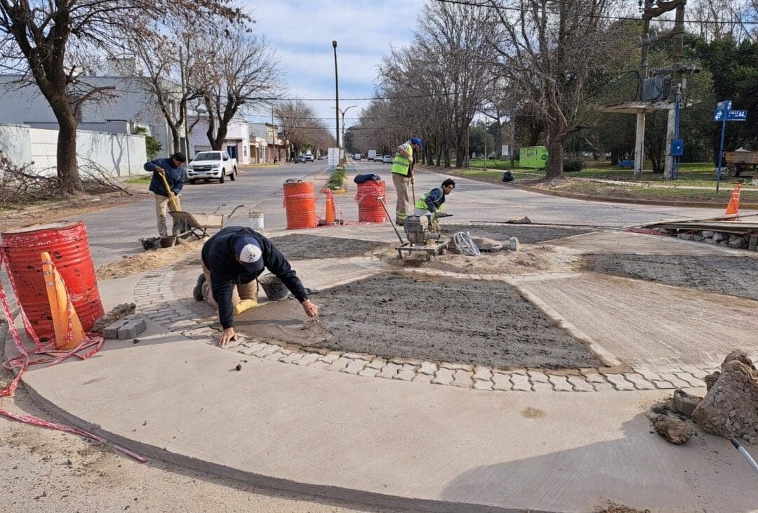 Villa Cañás: Se construyen nuevas rampas en Calle 53 y 54 Villa Cañás: Se construyen nuevas rampas en Calle 53 y 54