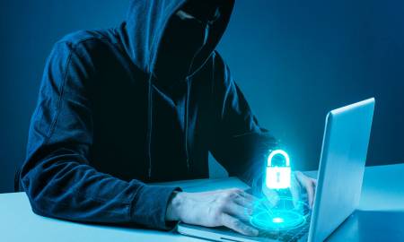 Firmat: Tras hackearle el teléfono le robaron 1.300.000 a una mujer