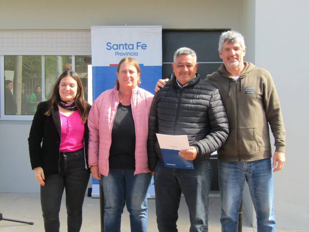 María Teresa: Acto de entrega de vivienda y escrituras a familias mariateresenses María Teresa: Acto de entrega de vivienda y escrituras a familias mariateresenses