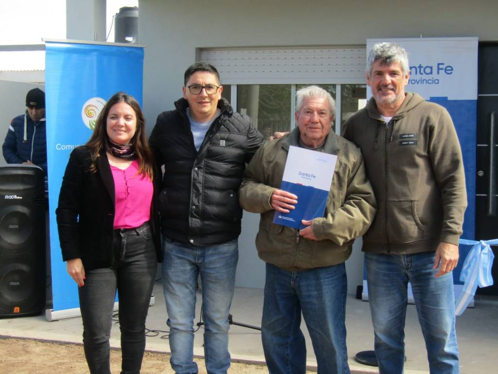 María Teresa: Acto de entrega de vivienda y escrituras a familias mariateresenses María Teresa: Acto de entrega de vivienda y escrituras a familias mariateresenses