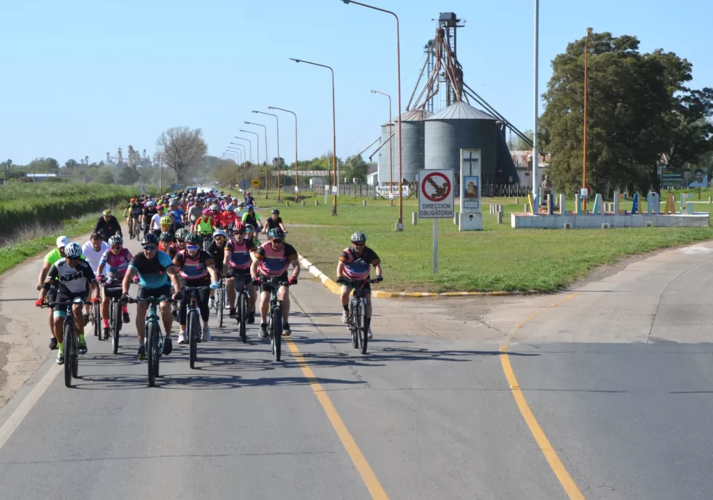 Villa Cañás: Exitoso cicloturismo con 80 participantes Villa Cañás: Exitoso cicloturismo con 80 participantes