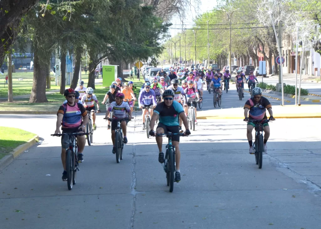 Villa Cañás: Exitoso cicloturismo con 80 participantes Villa Cañás: Exitoso cicloturismo con 80 participantes