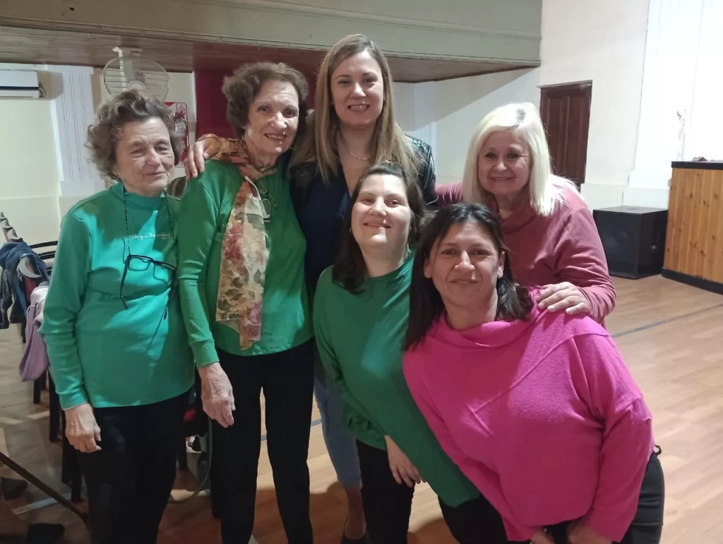Georgina Orciani acompañó al coro Voces de mi Pueblo Georgina Orciani acompañó al coro Voces de mi Pueblo